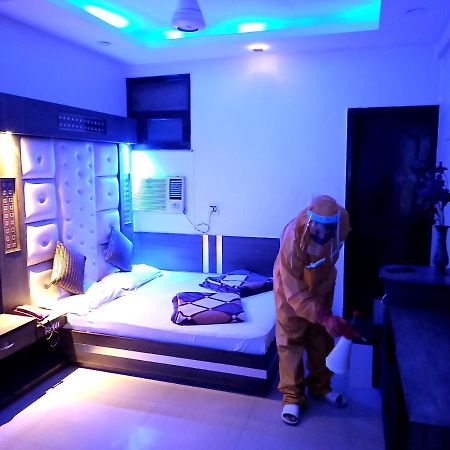 Hotel Peace Point - 1 Min Walking Distance From Station Ню Делхи Екстериор снимка