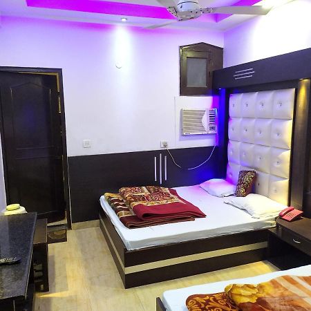 Hotel Peace Point - 1 Min Walking Distance From Station Ню Делхи Екстериор снимка