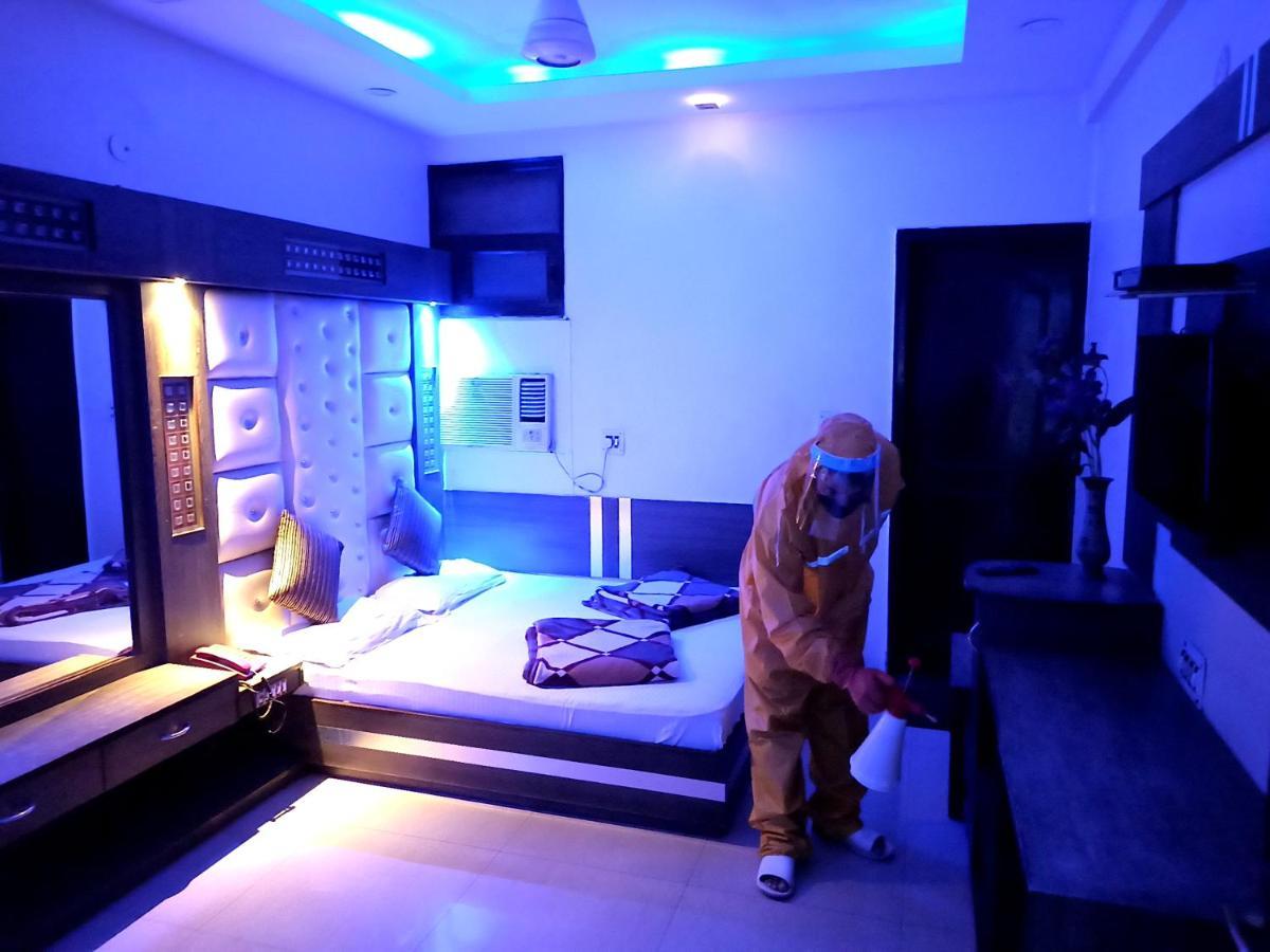 Hotel Peace Point - 1 Min Walking Distance From Station Ню Делхи Екстериор снимка