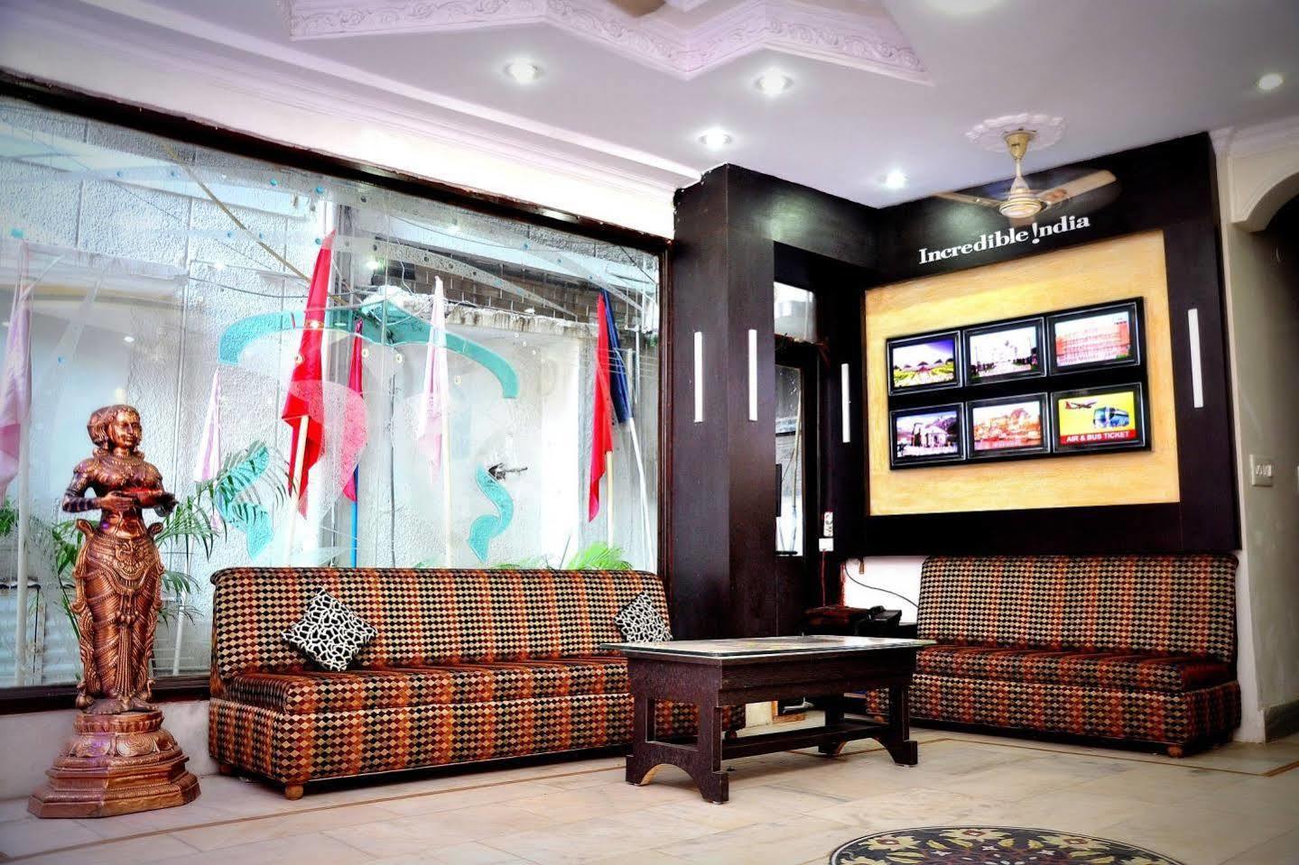 Hotel Peace Point - 1 Min Walking Distance From Station Ню Делхи Екстериор снимка